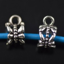 Metalen kraal met oogje 7x7mm gat 5 mm Oud zilverkleurig Metalen kraal met oogje 7x7mm gat 5 mm Oud zilverkleurig